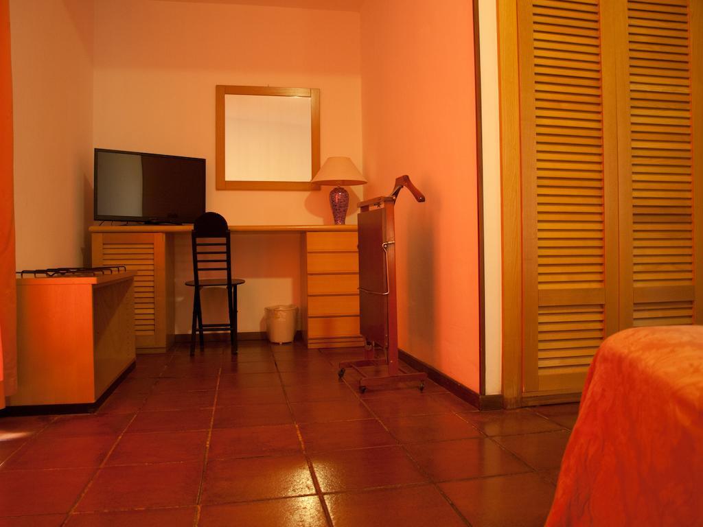 Hotel Garibaldi La Maddalena  Habitación foto