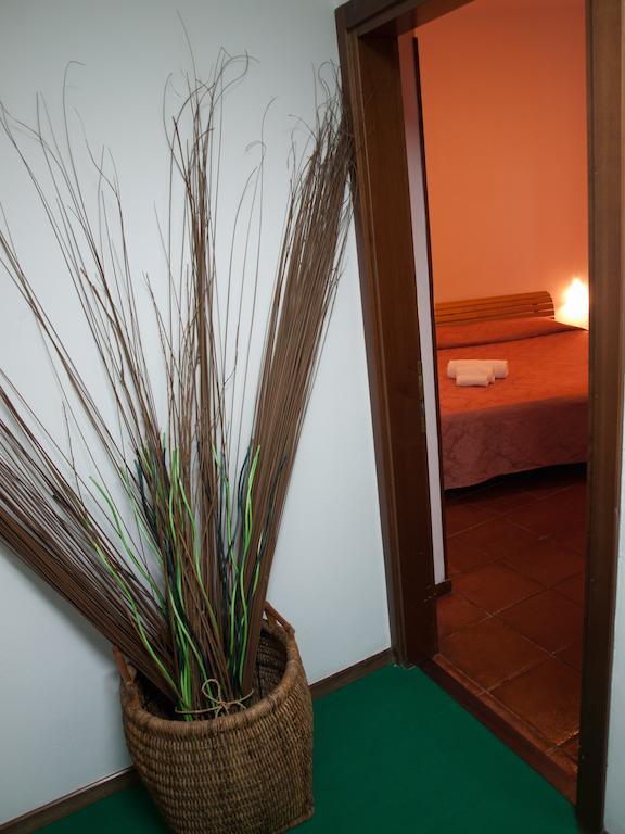 Hotel Garibaldi La Maddalena  Habitación foto